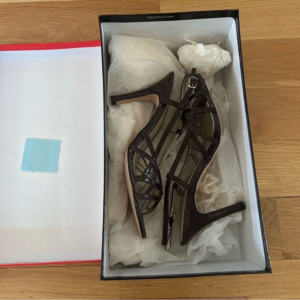 NWT Dark Brown Leather Strappy Heels - Picture 11 of 11